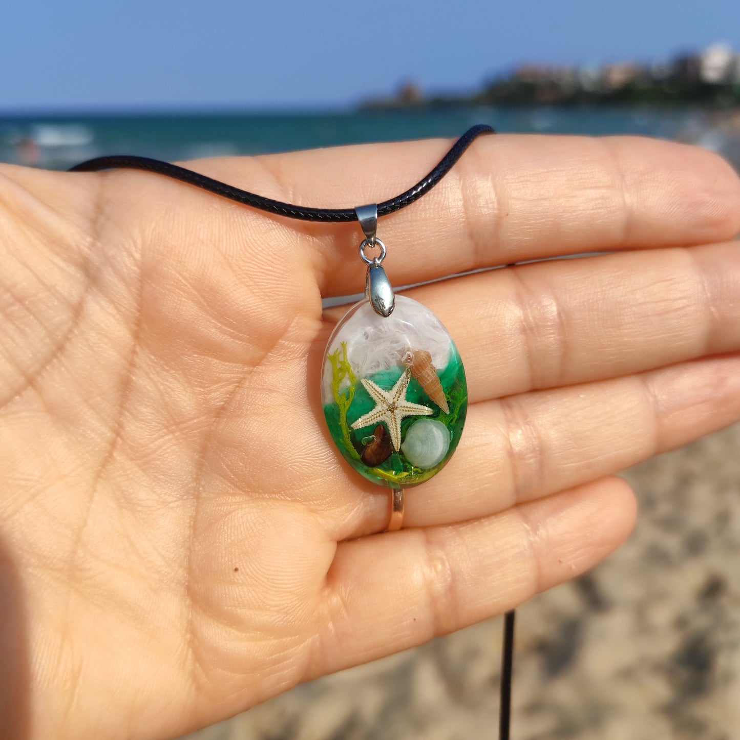 Колие с морски находки