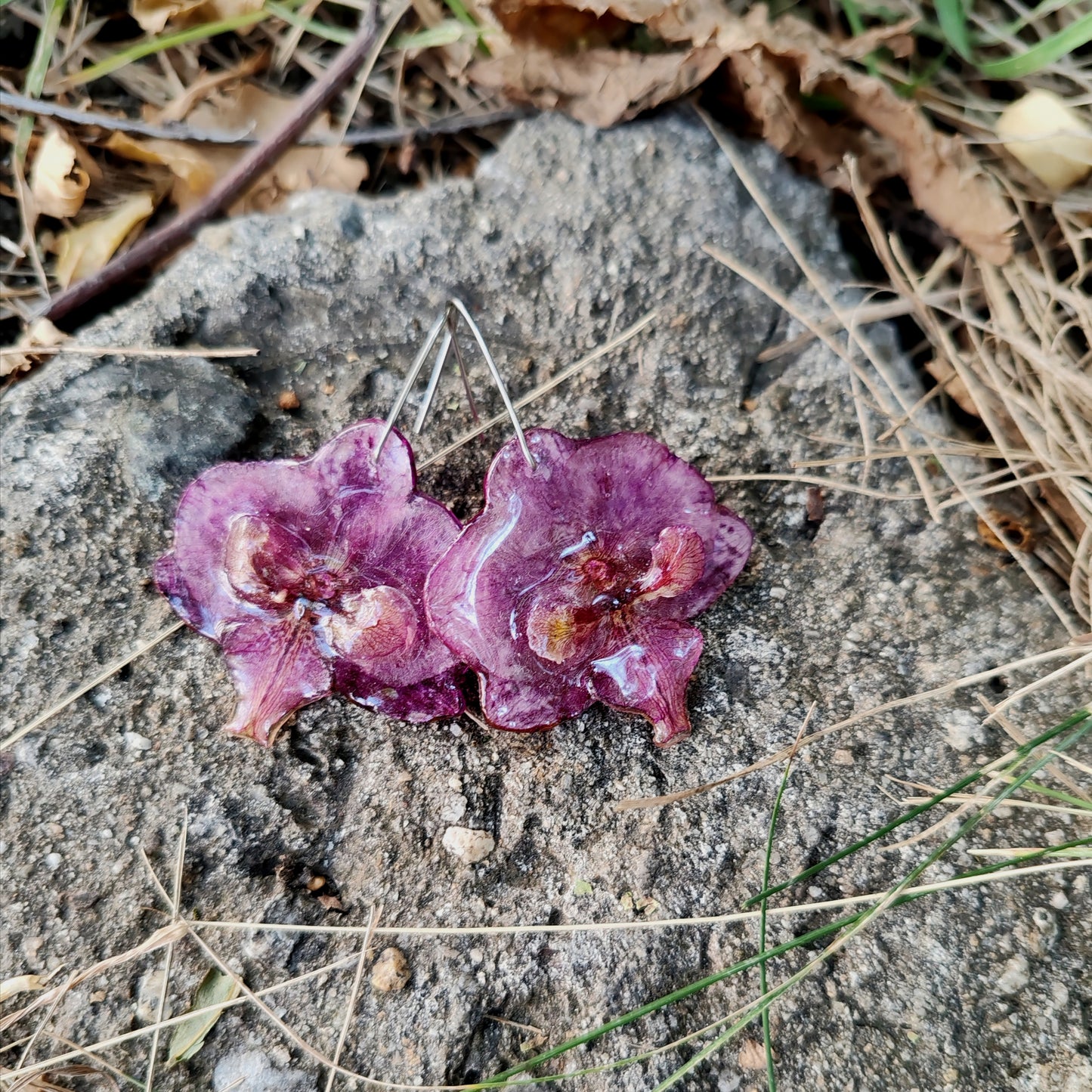 Обеци от лилава орхидея